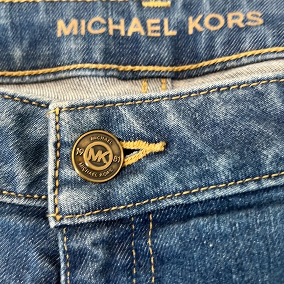 Michael Kors Distressed Jeans. - Picture 2 of 5